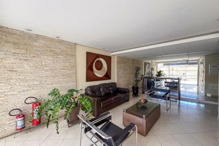Apartamento à venda com 65m², 2 quartos e 1 vaga Apartamento à venda com 65m², 2 quartos e 1 vagaHall social