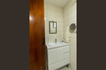 Casa para alugar com 98m², 2 quartos e 2 vagas Casa para alugar com 98m², 2 quartos e 2 vagasBanheiro Social