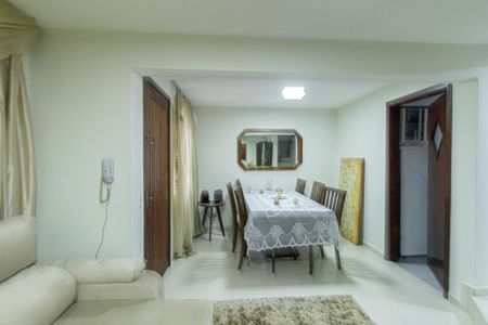 Sala de casa de condomínio para alugar com 2 quartos, 98m² em Boqueirão, Curitiba