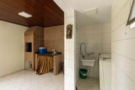 Casa para alugar com 98m², 2 quartos e 2 vagas Casa para alugar com 98m², 2 quartos e 2 vagasÁrea de Serviço