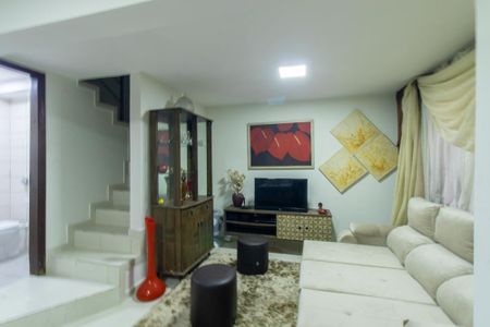 Sala de casa de condomínio para alugar com 2 quartos, 98m² em Boqueirão, Curitiba