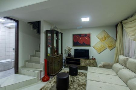 Sala de casa de condomínio para alugar com 2 quartos, 98m² em Boqueirão, Curitiba