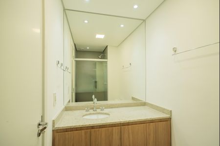 Apartamento à venda com 64m², 2 quartos e 1 vaga Apartamento à venda com 64m², 2 quartos e 1 vagaBanheiro