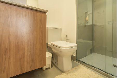Apartamento à venda com 64m², 2 quartos e 1 vaga Apartamento à venda com 64m², 2 quartos e 1 vagaBanheiro da Suíte