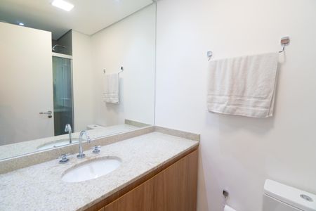 Apartamento para alugar com 64m², 2 quartos e 1 vaga Apartamento para alugar com 64m², 2 quartos e 1 vagaBanheiro social
