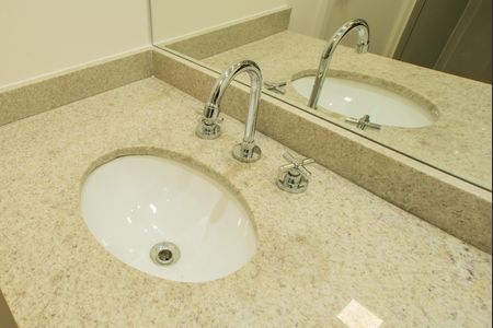 Apartamento à venda com 64m², 2 quartos e 1 vaga Apartamento à venda com 64m², 2 quartos e 1 vagaBanheiro