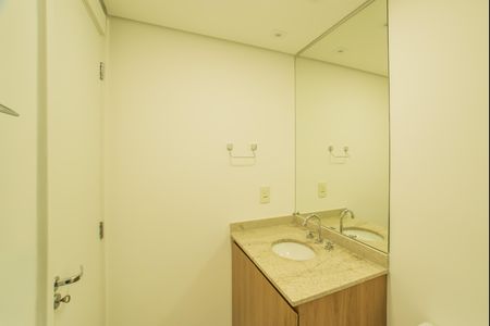 Apartamento à venda com 64m², 2 quartos e 1 vaga Apartamento à venda com 64m², 2 quartos e 1 vagaBanheiro da Suíte