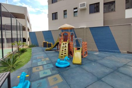 Apartamento à venda com 48m², 2 quartos e 1 vaga Apartamento à venda com 48m², 2 quartos e 1 vagaÁrea comum - Playground