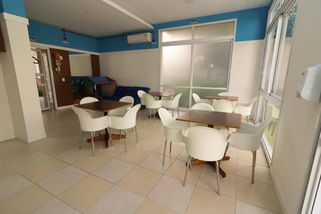 Apartamento para alugar com 46m², 2 quartos e 1 vaga Apartamento para alugar com 46m², 2 quartos e 1 vagaÁrea comum - Salão de festas 1