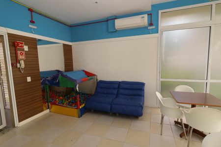Apartamento para alugar com 46m², 2 quartos e 1 vaga Apartamento para alugar com 46m², 2 quartos e 1 vagaÁrea comum - Salão de festas 1