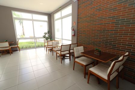 Apartamento para alugar com 46m², 2 quartos e 1 vaga Apartamento para alugar com 46m², 2 quartos e 1 vagaÁrea comum - Salão de festas 2