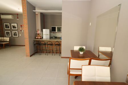 Apartamento para alugar com 46m², 2 quartos e 1 vaga Apartamento para alugar com 46m², 2 quartos e 1 vagaÁrea comum - Salão de festas 2