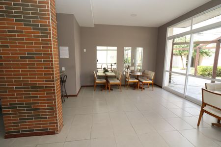 Apartamento para alugar com 46m², 2 quartos e 1 vaga Apartamento para alugar com 46m², 2 quartos e 1 vagaÁrea comum - Salão de festas 2