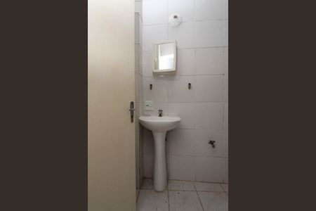 Casa para alugar com 42m², 1 quarto e sem vaga Casa para alugar com 42m², 1 quarto e sem vagaBanheiro