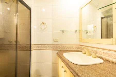 Apartamento para alugar com 237m², 2 quartos e 2 vagas Apartamento para alugar com 237m², 2 quartos e 2 vagasBanheiro da suite 1