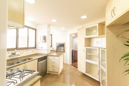 Apartamento para alugar com 237m², 2 quartos e 2 vagas Apartamento para alugar com 237m², 2 quartos e 2 vagasCozinha