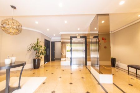 Apartamento para alugar com 237m², 2 quartos e 2 vagas Apartamento para alugar com 237m², 2 quartos e 2 vagasHall de entrada