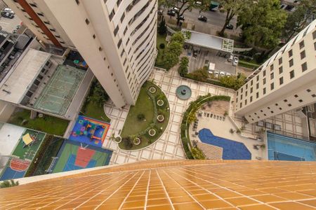 Apartamento para alugar com 237m², 2 quartos e 2 vagas Apartamento para alugar com 237m², 2 quartos e 2 vagasVista da Varanda da Sala