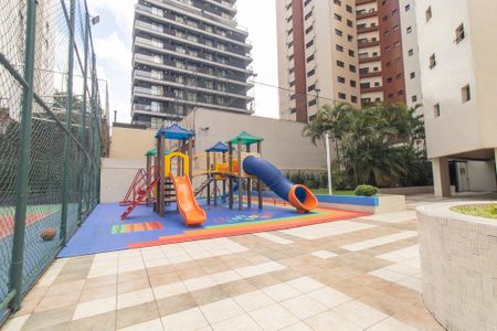 Apartamento para alugar com 237m², 2 quartos e 2 vagas Apartamento para alugar com 237m², 2 quartos e 2 vagasÁrea comum - Playground