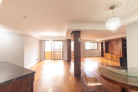 Apartamento para alugar com 237m², 2 quartos e 2 vagas Apartamento para alugar com 237m², 2 quartos e 2 vagasSala