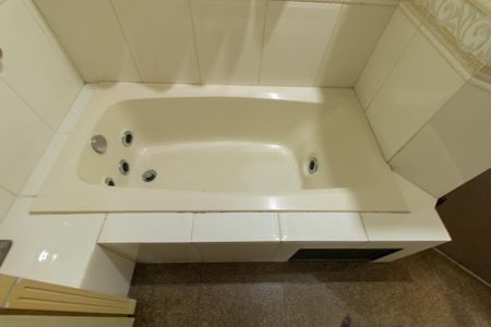 Apartamento para alugar com 237m², 2 quartos e 2 vagas Apartamento para alugar com 237m², 2 quartos e 2 vagasBanheiro da Suite 2