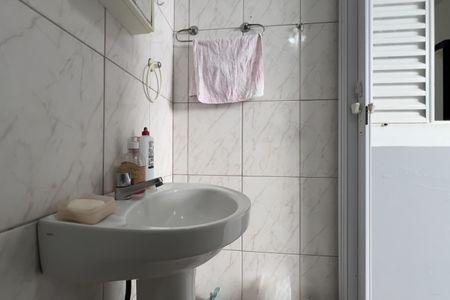 Casa à venda com 120m², 3 quartos e 2 vagas Casa à venda com 120m², 3 quartos e 2 vagasBanheiro 1