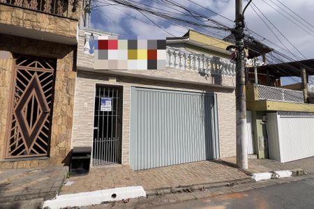 Casa à venda com 120m², 3 quartos e 2 vagas Casa à venda com 120m², 3 quartos e 2 vagasFachada com placa pequena