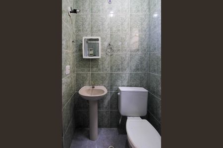 Casa para alugar com 55m², 2 quartos e sem vaga Casa para alugar com 55m², 2 quartos e sem vagaBanheiro