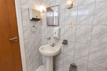 Banheiro de kitnet/studio à venda com 1 quarto, 32m² em República, São Paulo