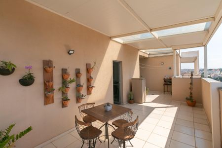 Apartamento para alugar com 102m², 2 quartos e 1 vaga