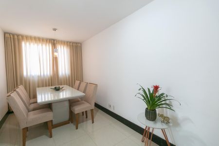 Apartamento para alugar com 102m², 2 quartos e 1 vaga