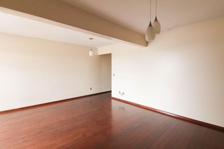 Apartamento à venda com 118m², 3 quartos e 2 vagas Apartamento à venda com 118m², 3 quartos e 2 vagasSala