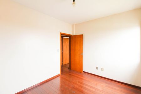 Apartamento à venda com 118m², 3 quartos e 2 vagas Apartamento à venda com 118m², 3 quartos e 2 vagasQuarto 2