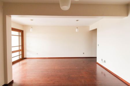 Sala de apartamento à venda com 3 quartos, 118m² em Centro, Canoas