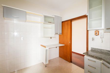Apartamento à venda com 118m², 3 quartos e 2 vagas Apartamento à venda com 118m², 3 quartos e 2 vagasCozinha