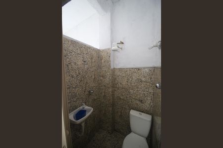 Banheiro de casa para alugar com 1 quarto, 45m² em Coréia, Mesquita