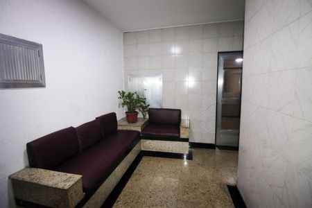 Apartamento para alugar com 70m², 2 quartos e 1 vagaHall de entrada