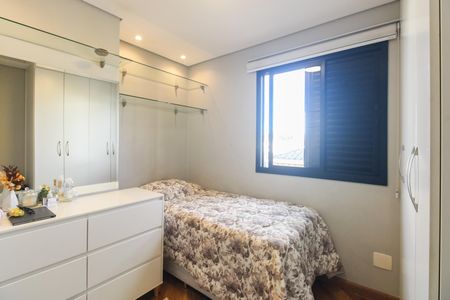 Apartamento à venda com 65m², 3 quartos e 2 vagasQuarto 2