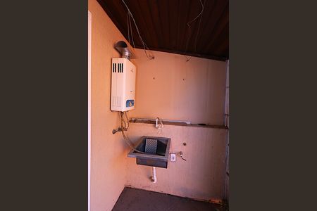 Casa para alugar com 90m², 2 quartos e 1 vagaÁrea de Serviço 