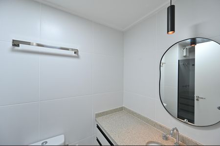 Banheiro Social de kitnet/studio para alugar com 1 quarto, 24m² em Vila Clementino, São Paulo