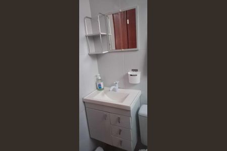 Casa de condomínio para alugar com 48m², 2 quartos e 2 vagas Casa de condomínio para alugar com 48m², 2 quartos e 2 vagasBanheiro