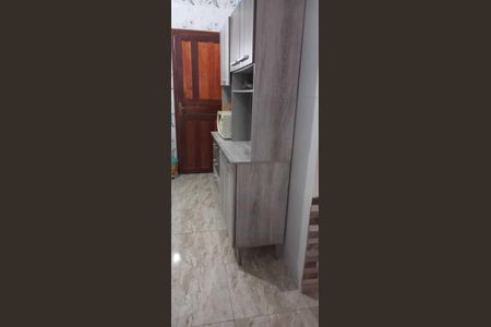 Cozinha de casa de condomínio para alugar com 2 quartos, 48m² em Bairro Nova Califórnia, Cabo Frio