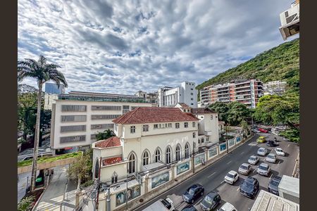 Apartamento à venda com 66m², 2 quartos e 1 vaga
