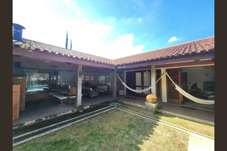 Casa à venda com 3 quartos, 350m² em Morada dos Pinheiros (Aldeia da Serra), Barueri