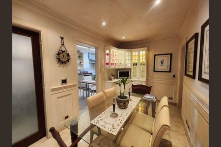 Casa à venda com 3 quartos, 350m² em Morada dos Pinheiros (Aldeia da Serra), Barueri