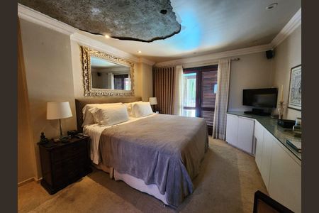 Casa à venda com 3 quartos, 350m² em Morada dos Pinheiros (Aldeia da Serra), Barueri