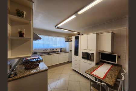 Casa à venda com 350m², 3 quartos e 4 vagas