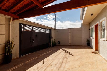 Garagem de casa à venda com 2 quartos, 175m² em Vila Nivi, São Paulo