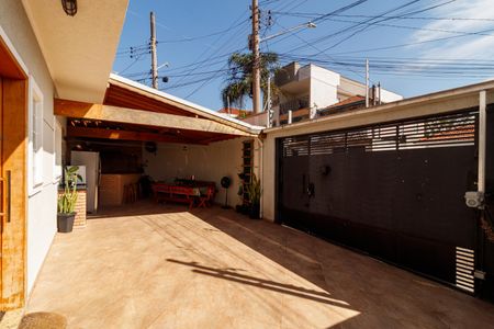 Garagem de casa à venda com 2 quartos, 175m² em Vila Nivi, São Paulo