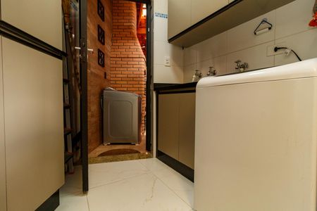 Área de Serviço de casa à venda com 2 quartos, 175m² em Vila Nivi, São Paulo